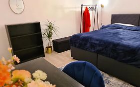 Theox Apartment No 6 Royal Blue für 4 Personen